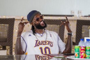 Adebayor école de foot