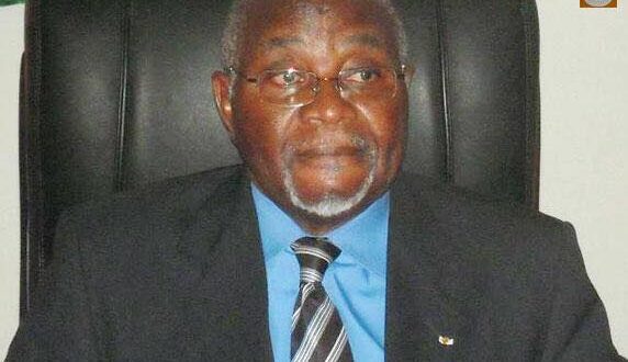 Jean-Lucien Savi de Tové devient le premier Président de la Vè République