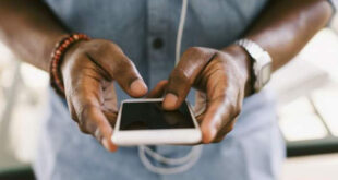 Examens au Togo : L’usage des téléphones chez les surveillants interdits