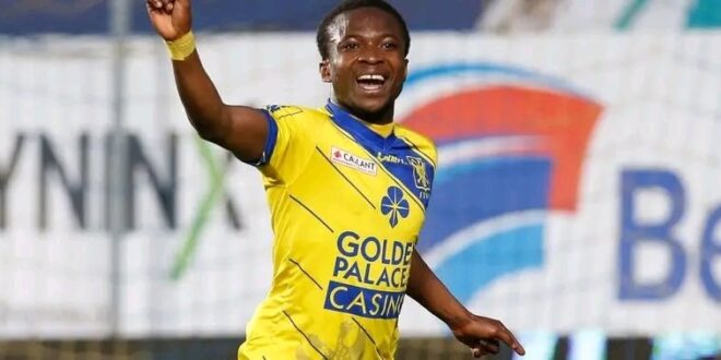 Asamaoh brise le cou